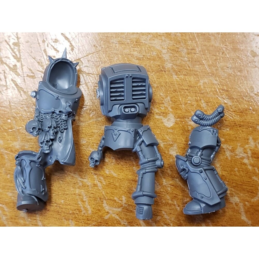 Warhammer 40k Chaos Space Marines Bits Terminator Torso Legs Set #46 - Picture 3 of 3